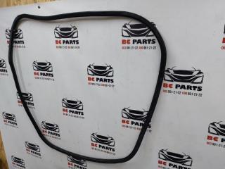 Уплотнитель кузова передний левый Audi Q5 3.0 Уплотнитель кузова передний левый Audi Q5 3.0