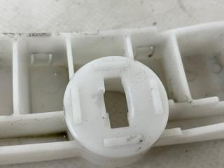 Направляющая бампера передняя правая Rogue 2018 T32 QR25 2.5