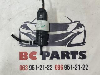 Насос омывателя 3 2012-2018 F30 2.0 Насос омывателя 3 2012-2018 F30 2.0