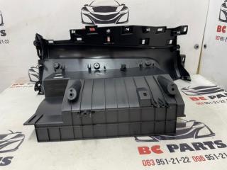 Накладка торпедо правая Rogue 2018 T32 QR25 2.5 Накладка торпедо правая Rogue 2018 T32 QR25 2.5