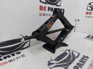 Домкрат Nissan Sentra B17 1.8 Домкрат Nissan Sentra B17 1.8