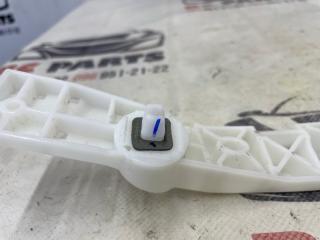 Крепление бампера заднее правое Kicks 2022 1.6