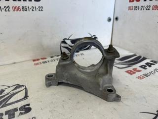 Кронштейн полуоси передний правый Mazda CX-5 2018 Б/У Кронштейн полуоси передний правый Mazda CX-5 2018