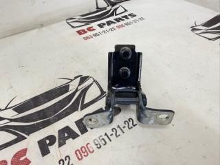 Петля двери задняя левая Mazda 3 2021