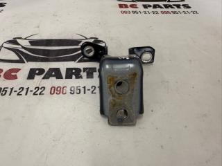 Петля двери задняя левая 3 2021 2.5 Петля двери задняя левая 3 2021 2.5