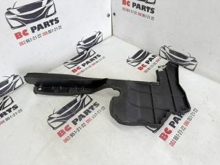 Дефлектор радиатора левый Rogue 2021 T33 2.5