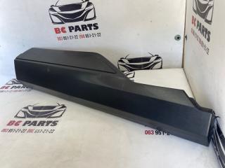 Накладка двери задняя левая Nissan Rogue T33 2.5 Накладка двери задняя левая Nissan Rogue T33 2.5