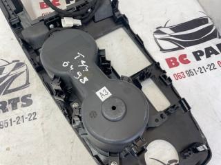 Накладка центральной консоли Rogue 2021 T33 2.5 Накладка центральной консоли Rogue 2021 T33 2.5