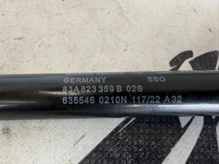 Амортизатор капота Q3 2019-2024 83A