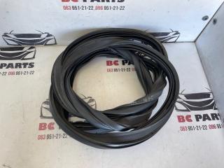 Уплотнительная резинка крышки багажника Dodge Durango 2018