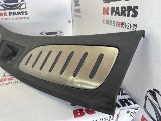 Накладка замка багажника Durango 2018 3.6