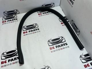 Уплотнительная резинка капота Audi Q7 2017