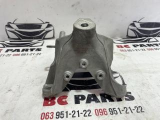 Кронштейн подушки двигателя правый Q7 2017 4M 3.0