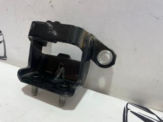 Петля двери задняя правая Nissan Rogue T32 QR25 2.5