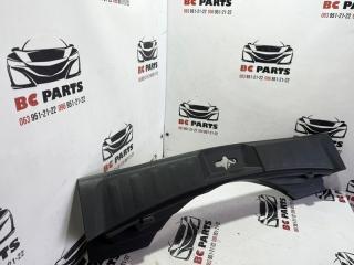 Накладка замка багажника Nissan Rogue T32 QR25 2.5