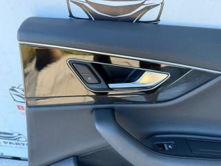 Обшивка боковой двери задняя правая Q7 2017 4M 3.0