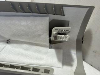 Накладка стойки лобового стекла левая Tiguan 2020 2.0