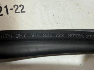 Уплотнительная резинка капота Tiguan 2020 2.0