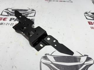 Кронштейн замка капота CX-5 2018 2.5