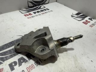 Кронштейн подушки двигателя левый Nissan Kicks 1.6