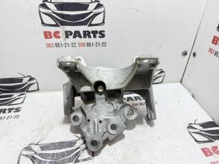 Подушка двигателя левая Rogue 2021 T33 2.5