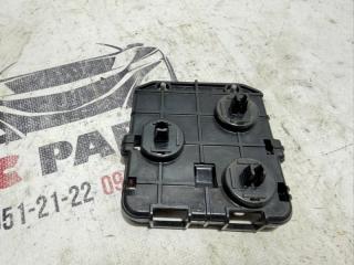 Кронштейн датчика слепой зоны задний правый Kicks 2021 1.6