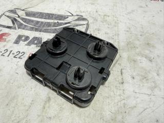 Кронштейн датчика слепой зоны задний правый Kicks 2021 1.6