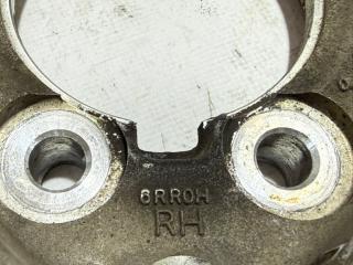 Кулак поворотный передний правый Rogue 2021 T33 2.5