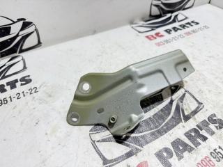 Кронштейн крыла передний правый Rogue 2021 T33 2.5