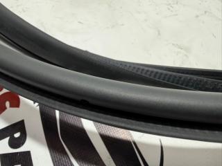 Уплотнитель кузова передний правый Rogue 2021 T33 2.5