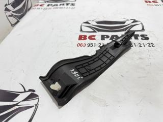 Уголок жабо левый Rogue 2021 T33 2.5