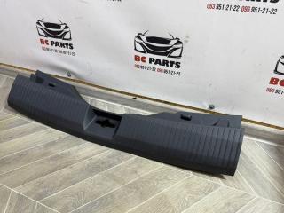 Накладка замка багажника Nissan Rogue T33 2.5