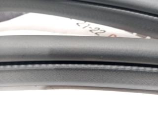 Уплотнитель кузова передний правый Rogue 2022 T33 1.5