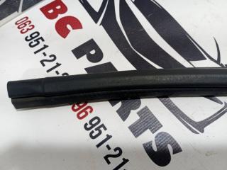 Уплотнитель кузова задний правый Rogue 2022 T33 1.5