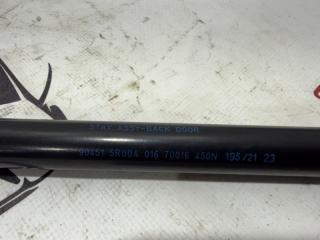 Амортизатор крышки багажника левый Kicks 2021 1.6