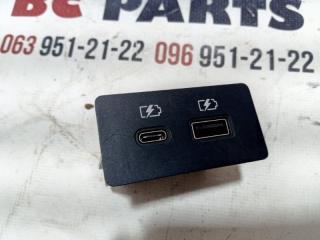 USB разъем Nissan Rogue 2021