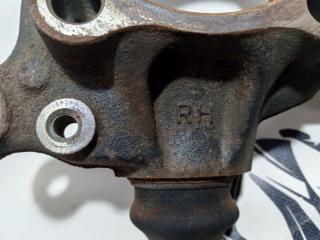 Кулак поворотный передний правый Outback 2018 2.5