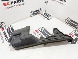 Дефлектор радиатора левый Nissan Rogue 2017