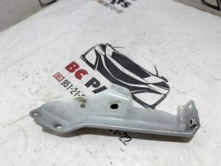 Кронштейн крыла передний правый Nissan Rogue 2017