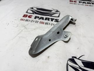 Кронштейн крыла передний правый Rogue 2017 T32 QR25 2.5