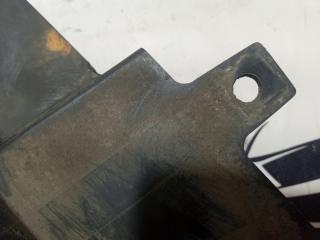 Брызговик передний левый Rogue 2017 T32 QR25 2.5