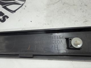 Накладка двери передняя правая Rogue 2017 T32 QR25 2.5