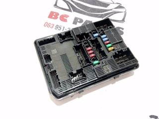 Блок предохранителей под капот Nissan Rogue 2021