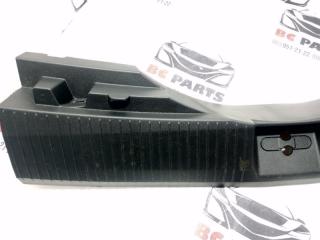 Накладка замка багажника Rogue 2021 T33 2.5