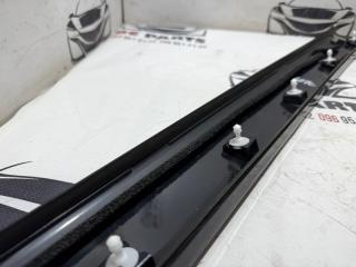 Молдинг лобового стекла правый Rogue 2021 T33 2.5