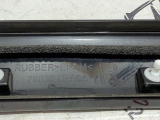 Молдинг лобового стекла правый Rogue 2021 T33 2.5