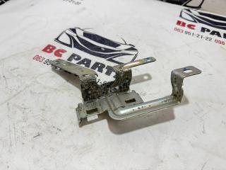 Кронштейн блока предохранителей Nissan Rogue T33 2.5