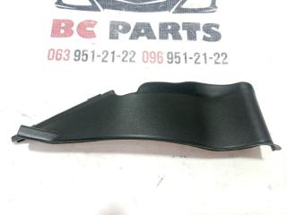 Уголок жабо левый Nissan Rogue 2021