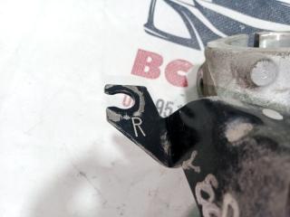 Кулак поворотный передний правый Rogue 2021 T33 2.5