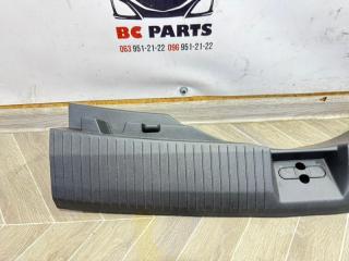 Накладка замка багажника Nissan Rogue T33 2.5